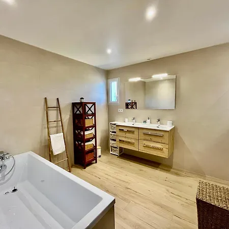 La Maison Lou Nis - 8 Personnes - Piscine *