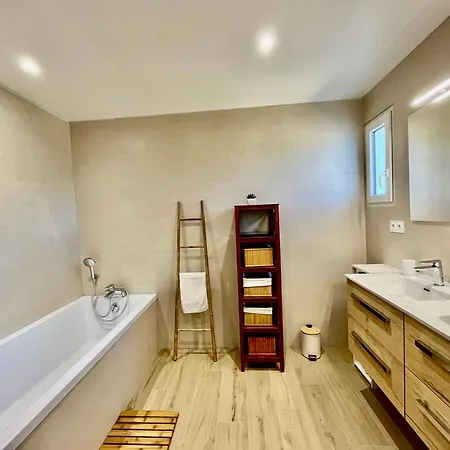 La Maison Lou Nis - 8 Personnes - Piscine *